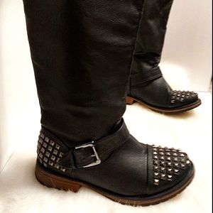 Charolette Russe Women's Size:8 Tall Black Studded Boots